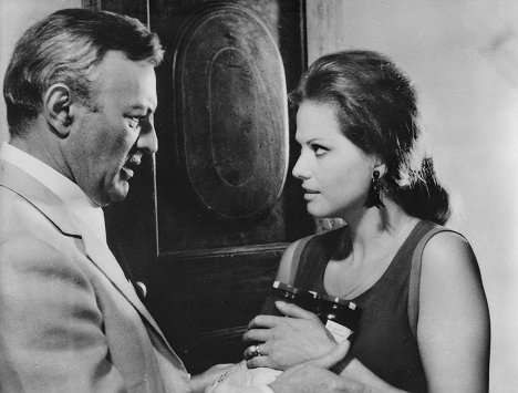 Lee J. Cobb, Claudia Cardinale - The Day of the Owl - Photos