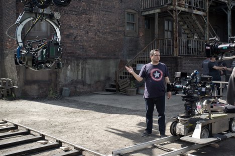 Joe Russo - Captain America: The Winter Soldier - Van de set