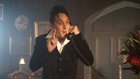 Robin Lord Taylor - Gotham - Mad City: Red Queen - Photos