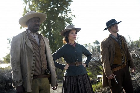 Malcolm Barrett, Abigail Spencer, Matt Lanter - Timeless - The Alamo - Van film
