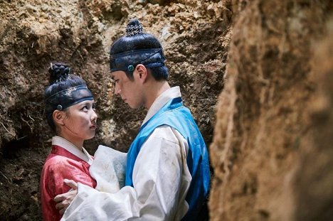 Yoo-jeong Kim, Bo-geum Park - Amor bajo la luz de la luna - De la película