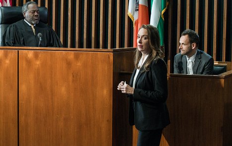 Frankie Faison, Elizabeth Marvel, Jonny Lee Miller