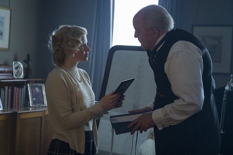 Kate Phillips, John Lithgow - The Crown - Windsor - Photos