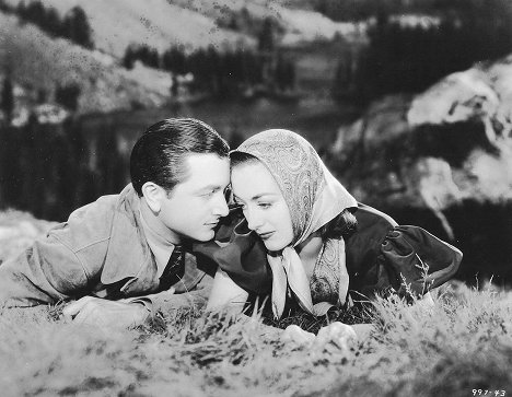 Robert Young, Joan Crawford - The Bride Wore Red - Photos