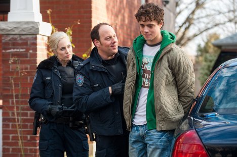 Charlotte Sullivan, Matt Gordon, Douglas Smith - Rookie Blue - Jsi tady - Z filmu