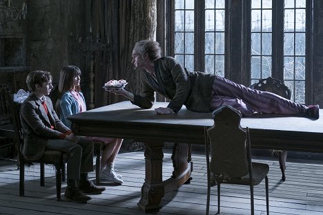 Louis Hynes, Malina Weissman, Neil Patrick Harris - A Series of Unfortunate Events - The Bad Beginning: Part Two - Photos