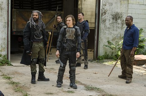 Khary Payton, Logan Miller, Lennie James - The Walking Dead - Der Brunnen - Filmfotos