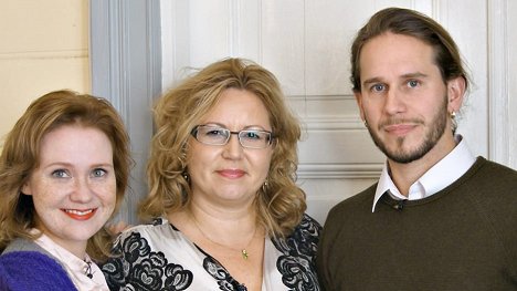 Johanna Lindfors, Tuija Peltomaa, Oliver Backman - Antiikkia, antiikkia - Werbefoto