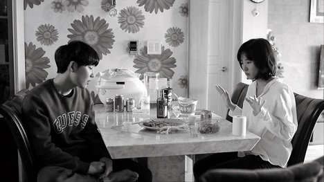 Choi-yong Kim, Ga-young Jeong - Pichiondeobichi - De la película