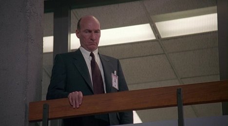 Ed Lauter - The X-Files - Space - Photos