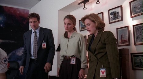 David Duchovny, Susanna Thompson, Gillian Anderson - The X-Files - Espace - Film