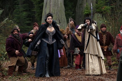 Lee Arenberg, Lana Parrilla, Ginnifer Goodwin - Once Upon a Time - Witch Hunt - Photos