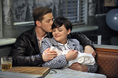 Josh Dallas, Ginnifer Goodwin - Once Upon a Time - There's No Place Like Home - Kuvat elokuvasta