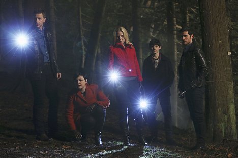 Josh Dallas, Ginnifer Goodwin, Jennifer Morrison, Jared Gilmore, Colin O'Donoghue - Once Upon a Time - Heart of Gold - Photos