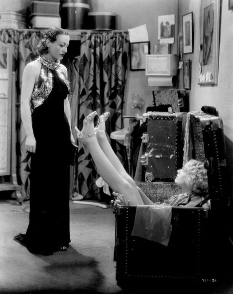 Joan Crawford, Esther Ralston - Así ama la mujer - De la película