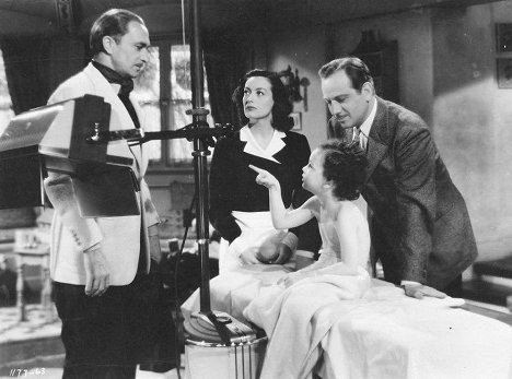 Conrad Veidt, Joan Crawford, Melvyn Douglas - A Woman's Face - De la película