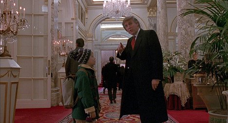 Macaulay Culkin, Donald Trump - Sozinho em Casa 2: Perdido em Nova Iorque - De filmes