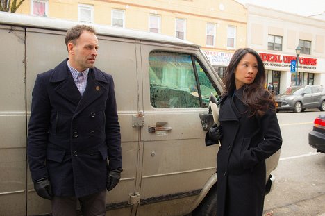 Jonny Lee Miller, Lucy Liu - Sherlock és Watson - Póker életre-halálra - Filmfotók