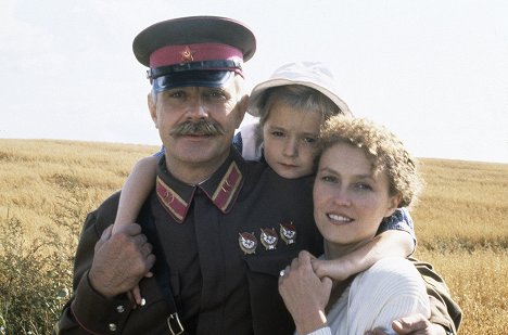 Nikita Mikhalkov, Nadezhda Mikhalkova, Ingeborga Dapkunaite - Burnt by the Sun - Promo