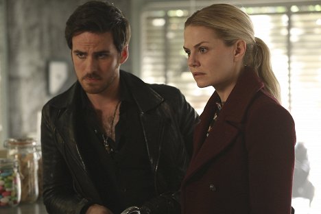 Colin O'Donoghue, Jennifer Morrison - Once Upon a Time - Changelings - Photos