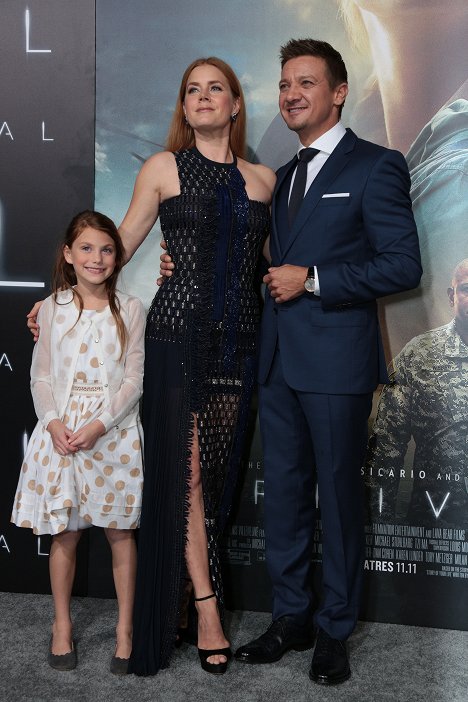 Abigail Pniowsky, Amy Adams, Jeremy Renner - La llegada - Eventos