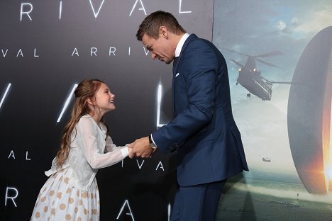 Abigail Pniowsky, Jeremy Renner - Arrival - Events