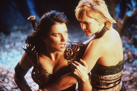 Lucy Lawless, Renée O'Connor - Xena - Heart of Darkness - Photos