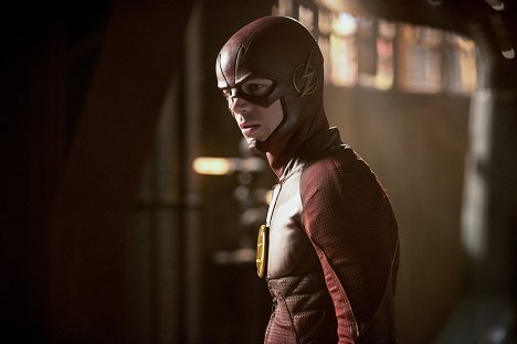 Grant Gustin - The Flash - Killer Frost - Photos