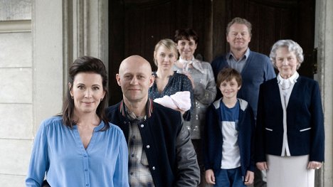 Iris Berben, Jürgen Vogel, Anna Maria Mühe, Katharina Thalbach, Elias Esser, Werner Wölbern, Marie-Anne Fliegel - Familie! - Werbefoto