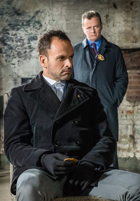 Jonny Lee Miller, Aidan Quinn - Elementary - Diabelskie zapędy - Z filmu