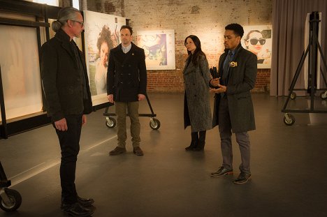 Quentin Mare, Jonny Lee Miller, Lucy Liu, Jon Michael Hill - Sherlock és Watson - A művészet másolja a művészetet - Filmfotók