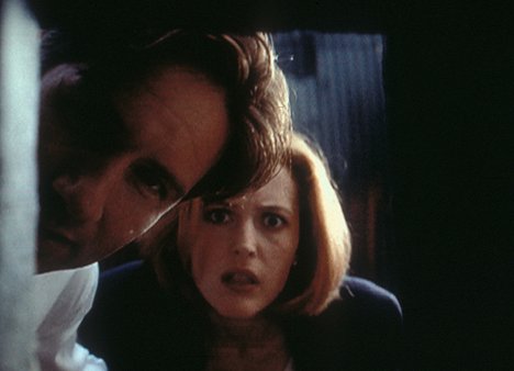 David Duchovny, Gillian Anderson - The X-Files - Teliko - Van film