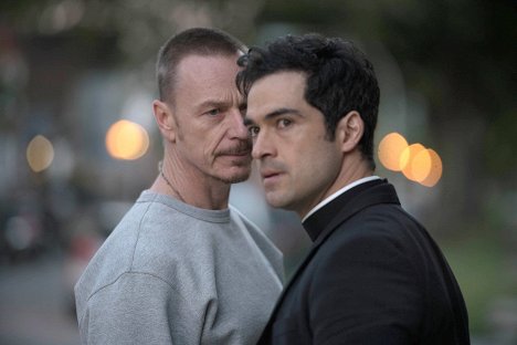 Ben Daniels, Alfonso Herrera - The Exorcist - Chapter Six: Star of the Morning - Photos