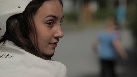 Victoria Björk Ferrell - L7: Hrafnar, sóleyjar og myrra - De la película