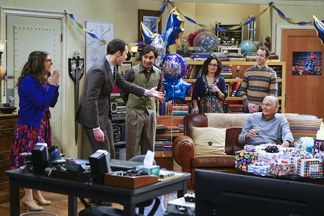 Mayim Bialik, Jim Parsons, Kunal Nayyar, Sara Gilbert, Kevin Sussman, Adam West - The Big Bang Theory - The Celebration Experimentation - Photos