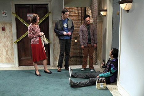 Laurie Metcalf, Jim Parsons, Johnny Galecki, Kunal Nayyar - The Big Bang Theory - The Rhinitis Revelation - Photos