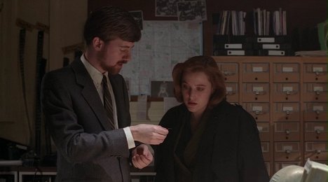 Bruce Harwood, Gillian Anderson - The X-Files - E.B.E. - Photos
