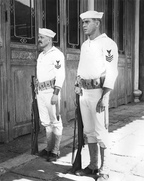 Richard Attenborough, Steve McQueen - The Sand Pebbles - Photos