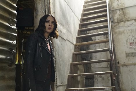 Chloe Bennet - Agents of S.H.I.E.L.D. - Deals with Our Devils - Kuvat elokuvasta