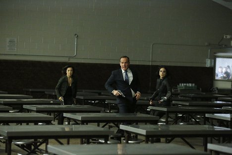 Ming-Na Wen, Clark Gregg, Chloe Bennet - Agents of S.H.I.E.L.D. - Lockup - Photos