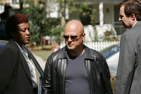 CCH Pounder, Michael Chiklis - The Shield - Party Line - Photos