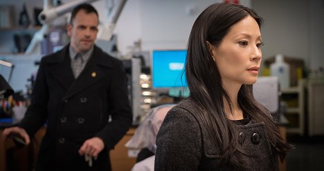 Lucy Liu - Elementary - The Hound of the Cancer Cells - Photos