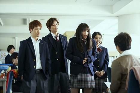 Shûhei Nomura, Suzu Hirose, Mone Kamishiraishi - Čihajafuru: Kami no ku - Z filmu