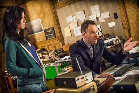 Lucy Liu, Jonny Lee Miller - Elementary - The Many Mouths of Aaron Colville - Photos