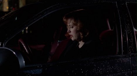 Gillian Anderson - The X-Files - Tooms - Photos