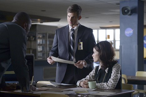 Matt Lanter, Abigail Spencer - Timeless - Space Race - Z filmu