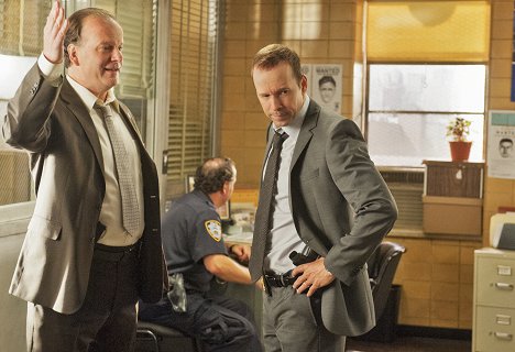 Robert Clohessy, Donnie Wahlberg - Blue Bloods - Crime Scene New York - Scorched Earth - Photos