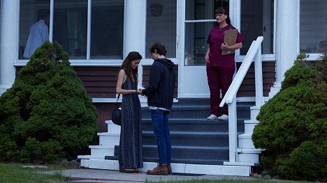 Carlyn Burchell, Tyler Young - Eyewitness - The Lilies - De la película