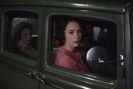 Abigail Spencer - Timeless - Bonnie & Clyde mit Lucy & Wyatt - Filmfotos