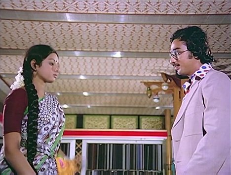 Sridevi, Kamal Hassan - Sigappu Rojakkal - Van film